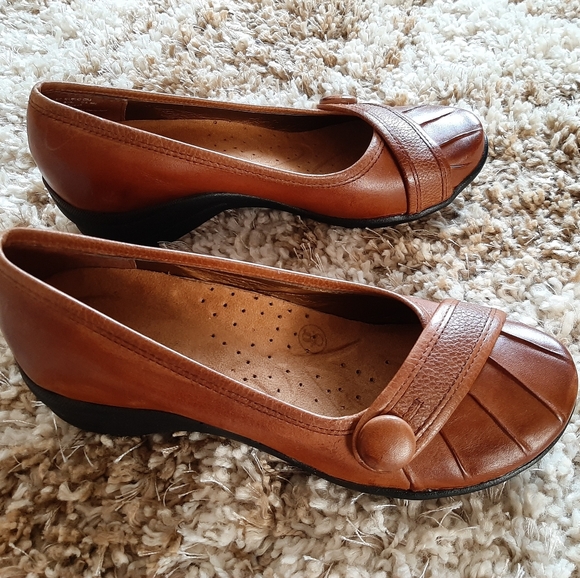 Hush Puppies Women's Cognac Brown Sonnet Leather Slip-On Shoes Size 7 - Picture 2 of 7
